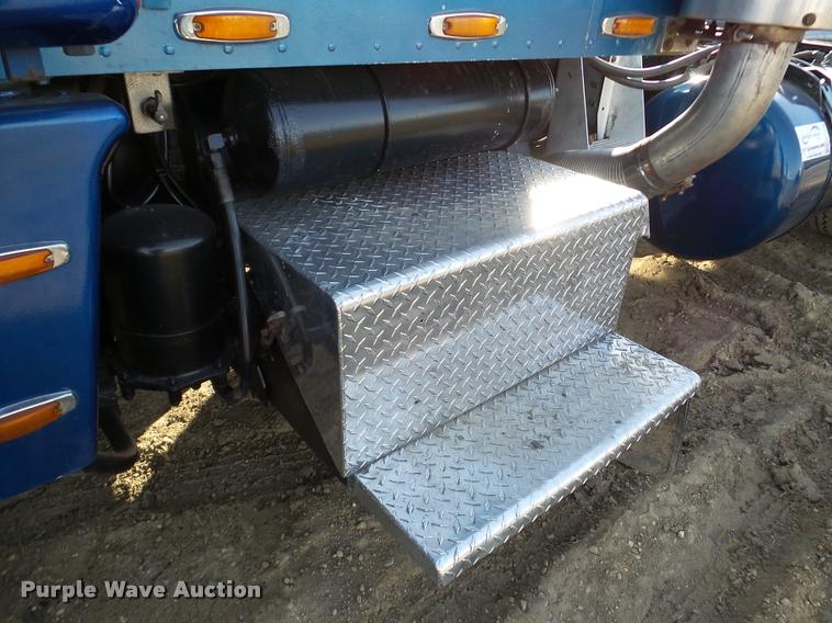 image for item DA7319 1978 Peterbilt 359M19 semi truck