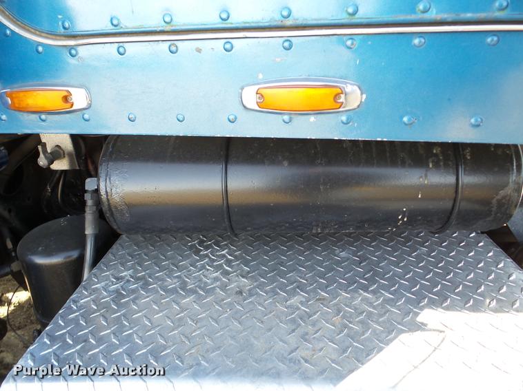 image for item DA7319 1978 Peterbilt 359M19 semi truck