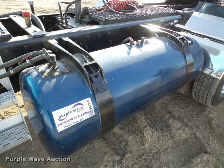 image for item DA7319 1978 Peterbilt 359M19 semi truck