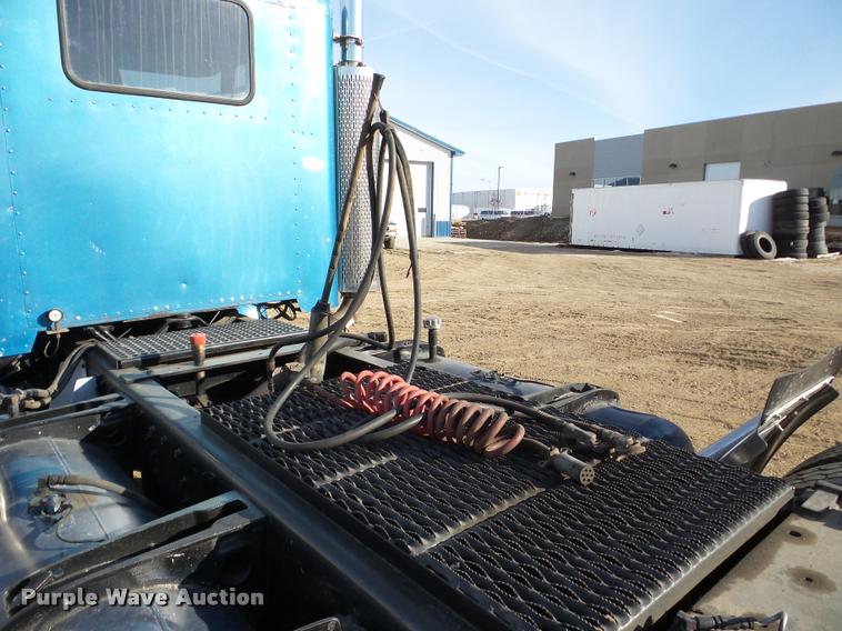 image for item DA7319 1978 Peterbilt 359M19 semi truck