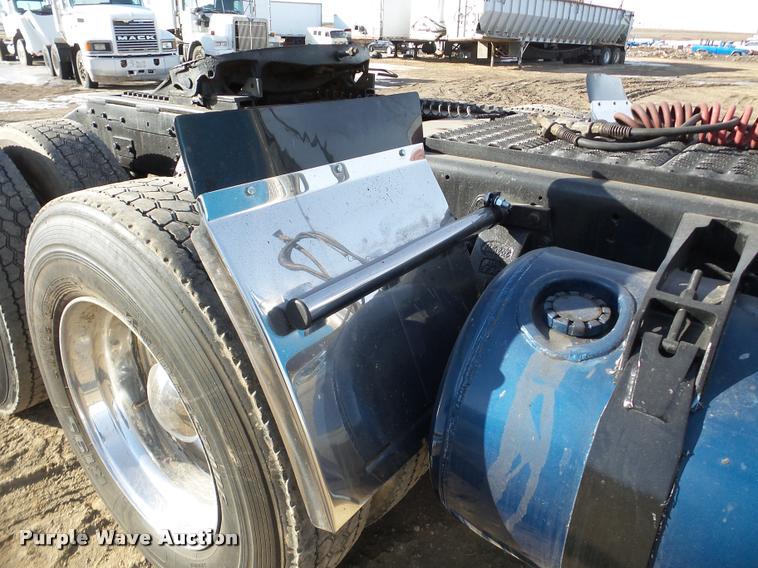 image for item DA7319 1978 Peterbilt 359M19 semi truck