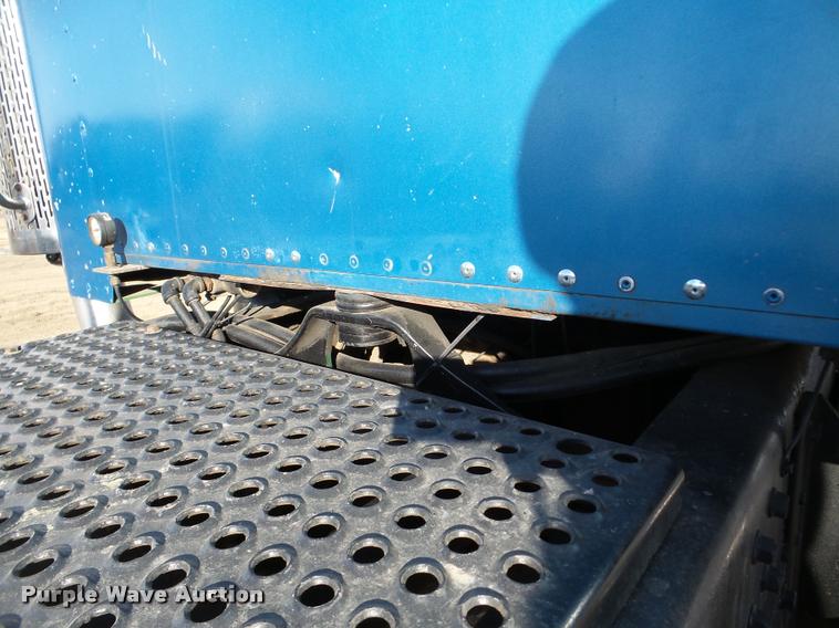 image for item DA7319 1978 Peterbilt 359M19 semi truck