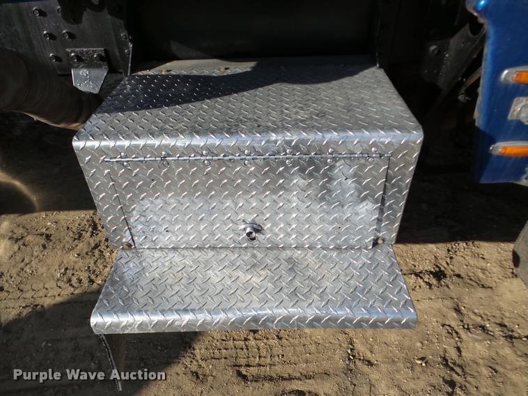 image for item DA7319 1978 Peterbilt 359M19 semi truck