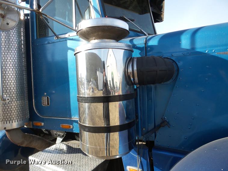 image for item DA7319 1978 Peterbilt 359M19 semi truck