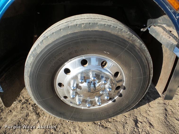 image for item DA7319 1978 Peterbilt 359M19 semi truck