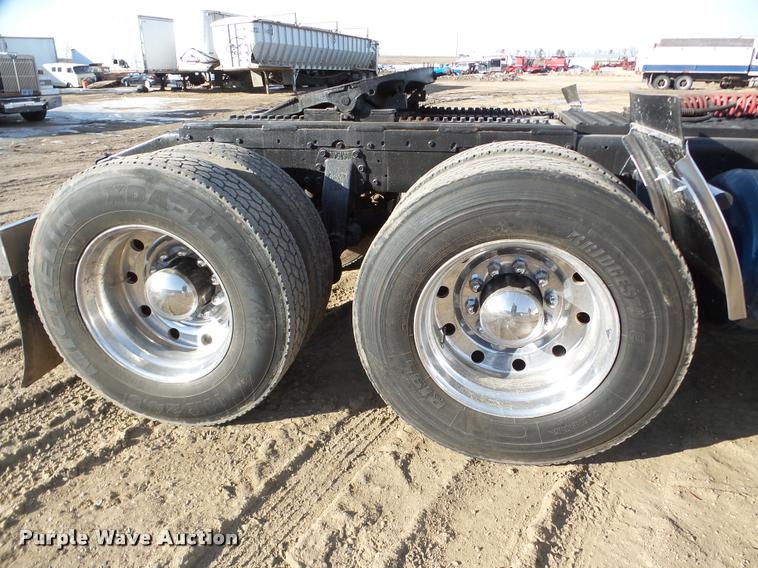 image for item DA7319 1978 Peterbilt 359M19 semi truck