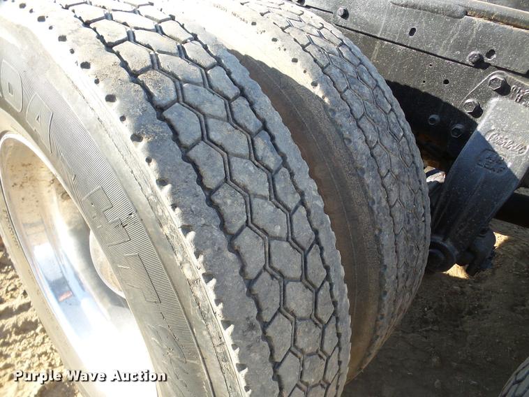 image for item DA7319 1978 Peterbilt 359M19 semi truck