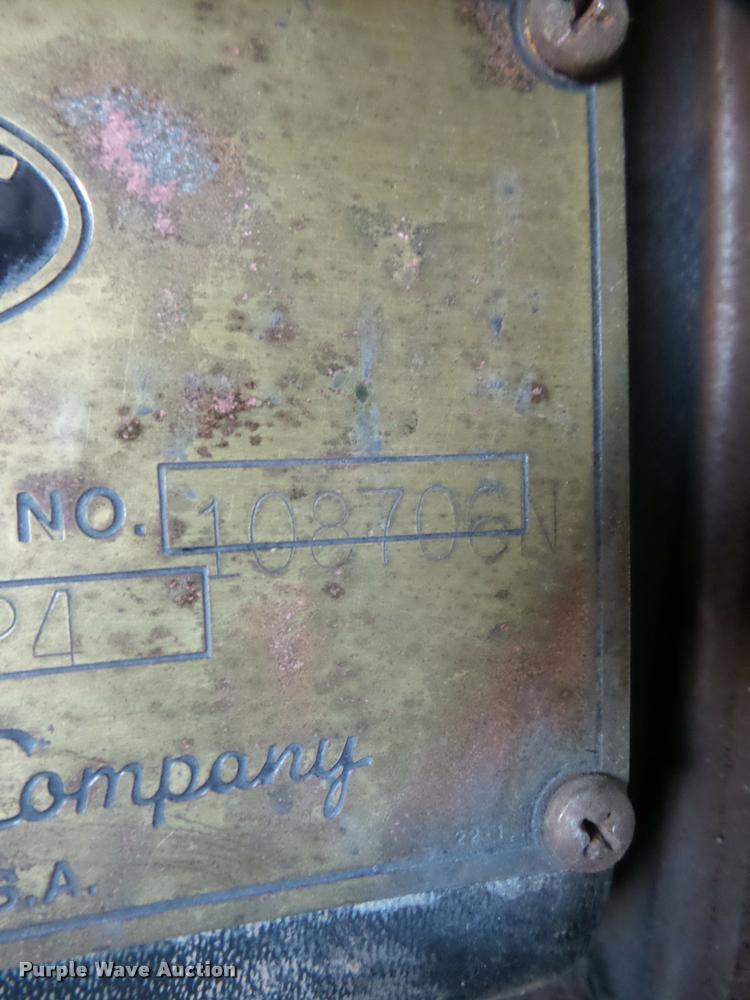 image for item DA7319 1978 Peterbilt 359M19 semi truck