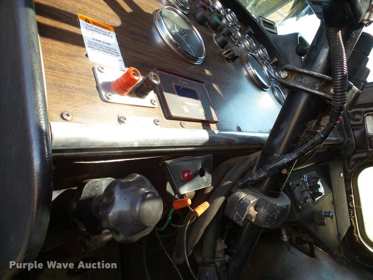 image for item DA7319 1978 Peterbilt 359M19 semi truck