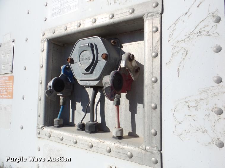 image for item DA7356 1994 Stoughton dry van trailer