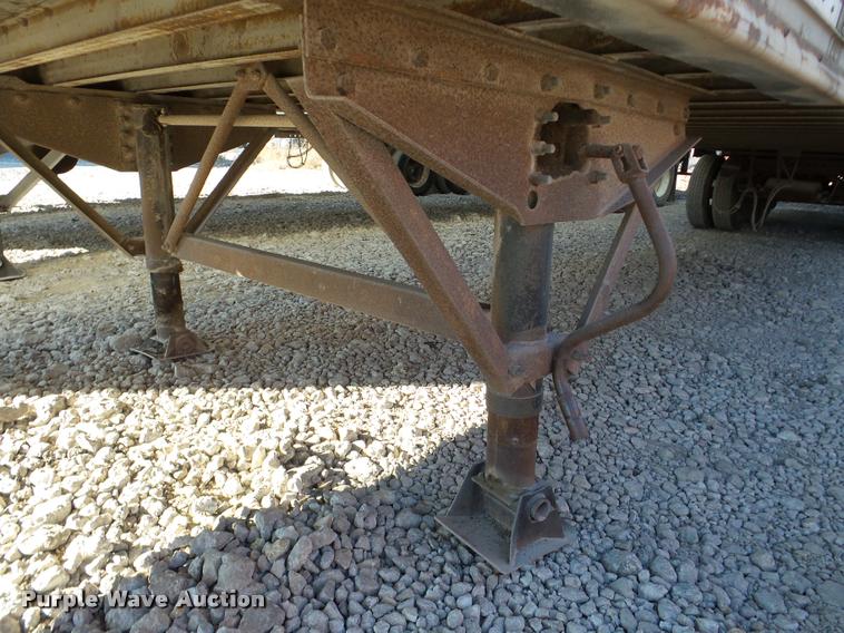 image for item DA7356 1994 Stoughton dry van trailer