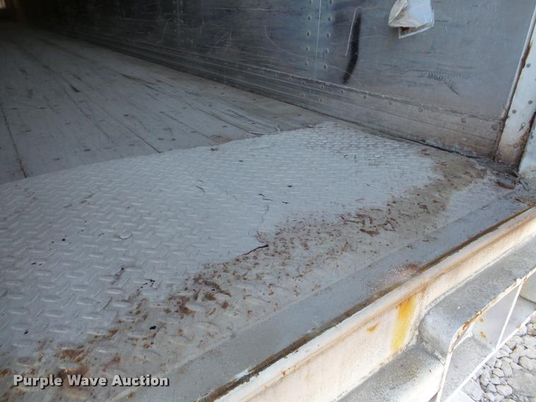 image for item DA7356 1994 Stoughton dry van trailer