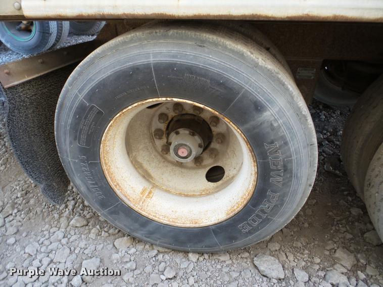 image for item DA7356 1994 Stoughton dry van trailer