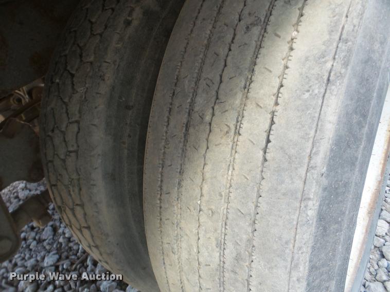 image for item DA7357 1995 Monon dry van trailer