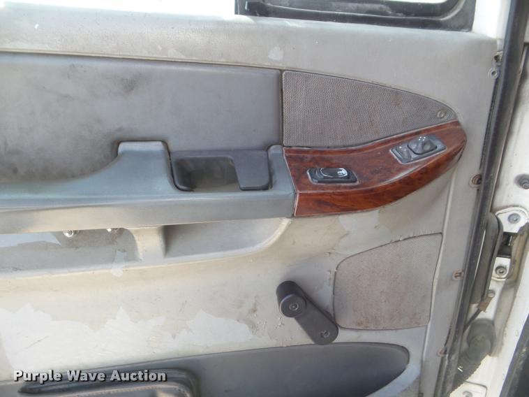 image for item DA7673 2003 Freightliner Century ST120 semi truck