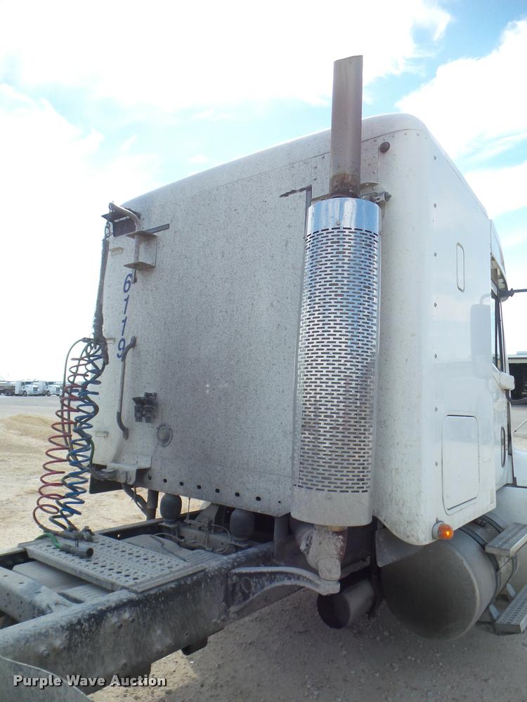 image for item DA7673 2003 Freightliner Century ST120 semi truck