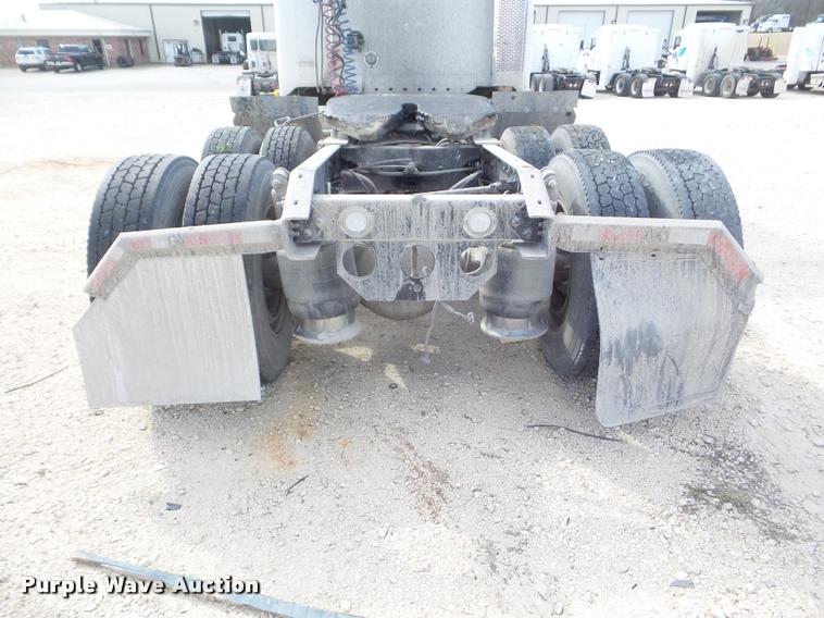 image for item DA7673 2003 Freightliner Century ST120 semi truck