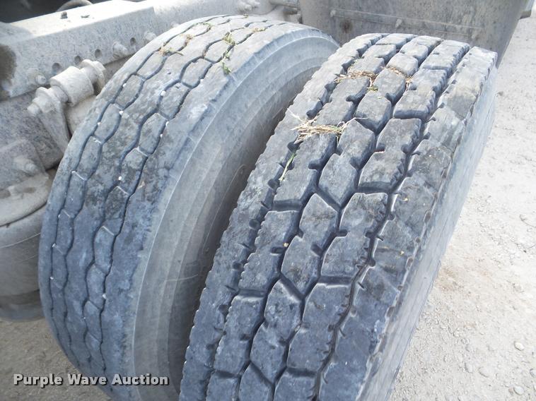 image for item DA7673 2003 Freightliner Century ST120 semi truck