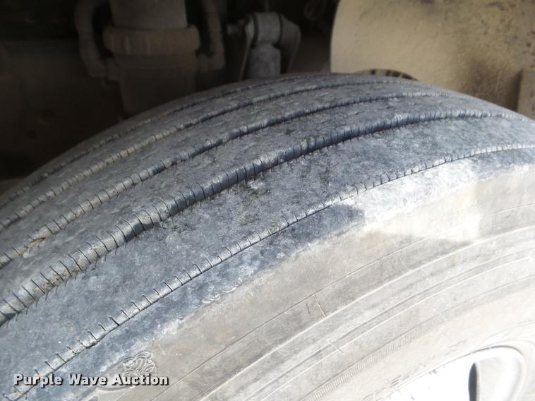 image for item DA7673 2003 Freightliner Century ST120 semi truck