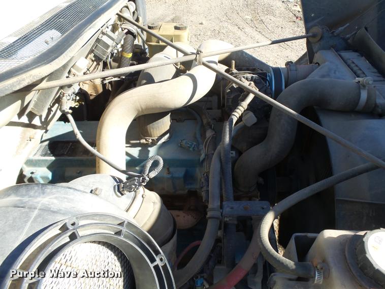 image for item DB1887 2001 International 4700 propane fuel truck