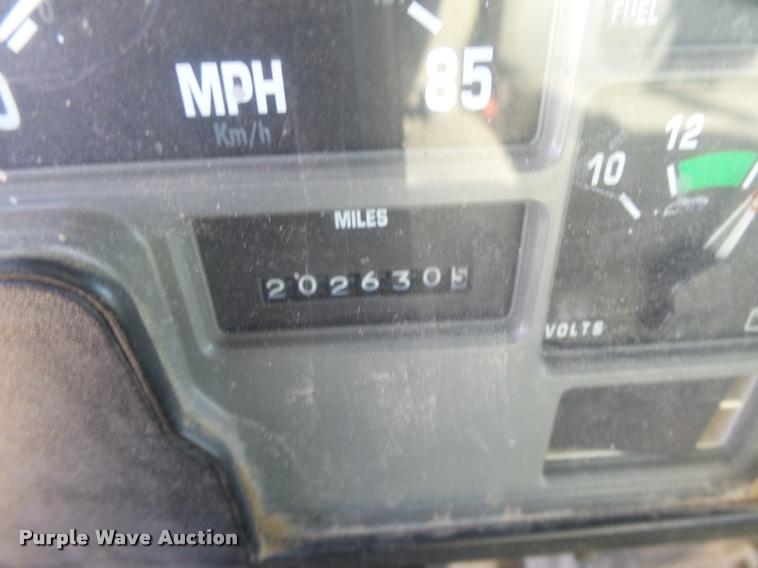 image for item DB1887 2001 International 4700 propane fuel truck