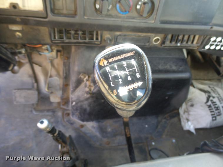 image for item DB1887 2001 International 4700 propane fuel truck