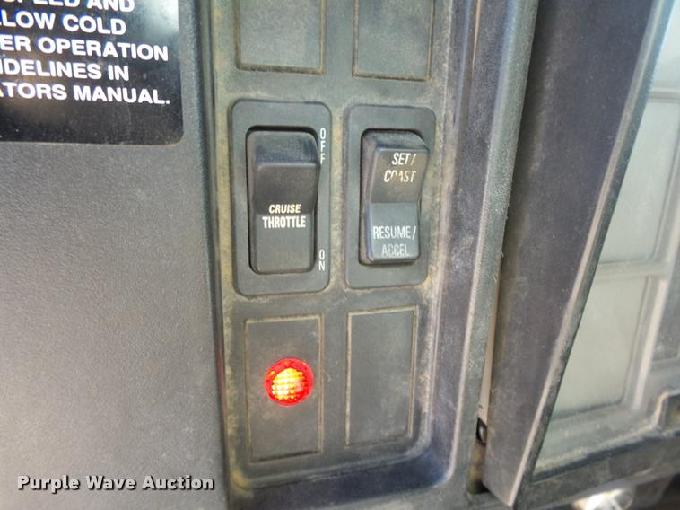 image for item DB1887 2001 International 4700 propane fuel truck