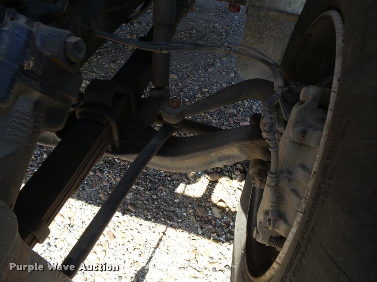 image for item DB1887 2001 International 4700 propane fuel truck