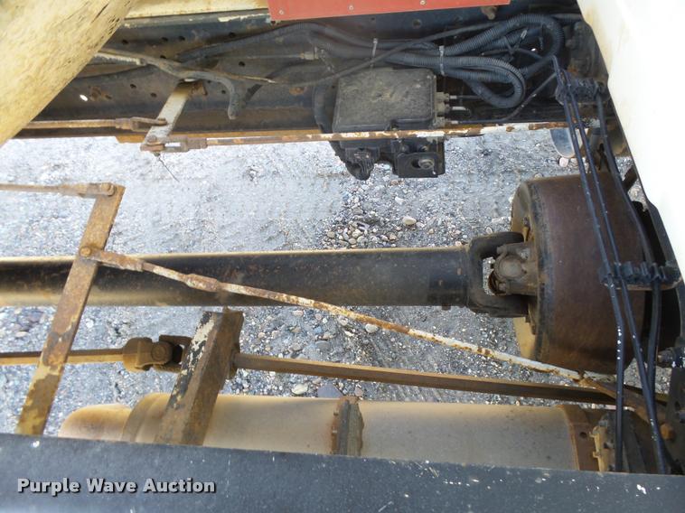 image for item DB1887 2001 International 4700 propane fuel truck