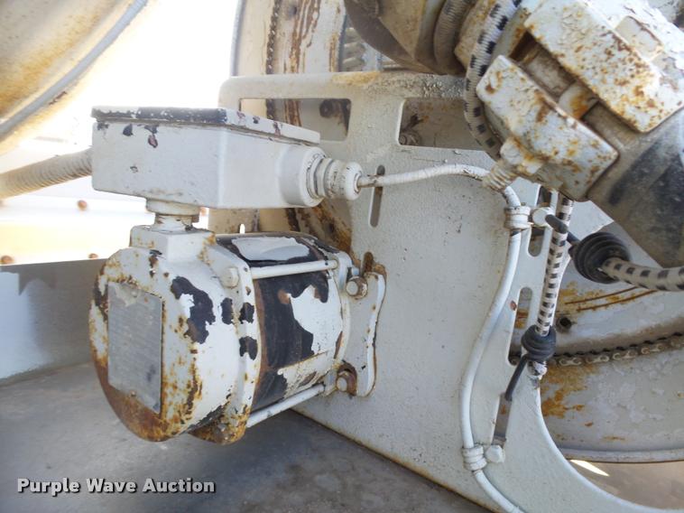 image for item DB1887 2001 International 4700 propane fuel truck