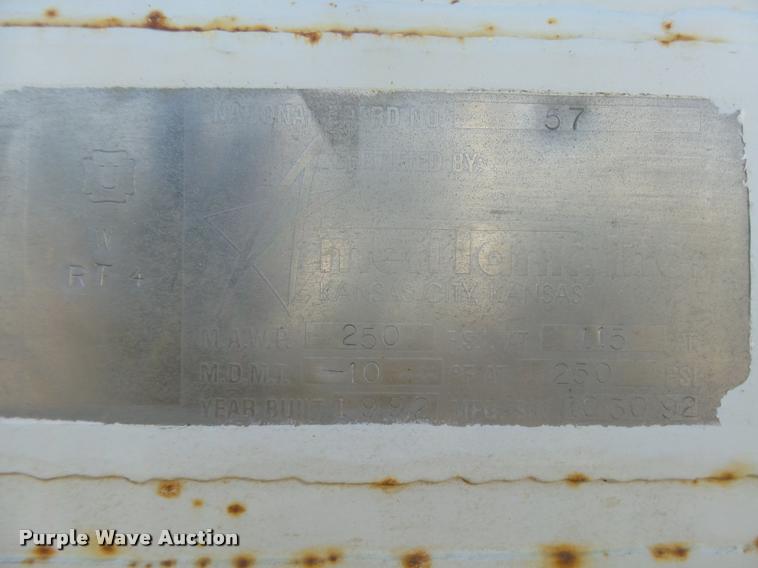 image for item DB1887 2001 International 4700 propane fuel truck