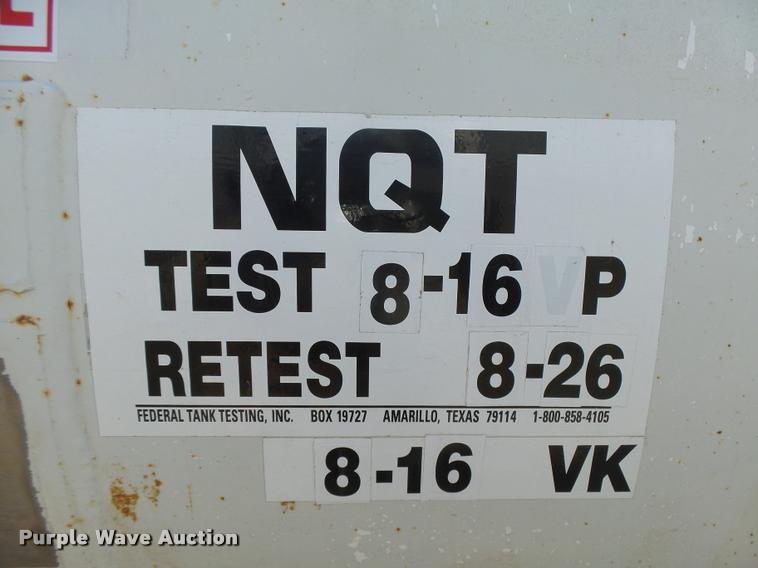 image for item DB1887 2001 International 4700 propane fuel truck