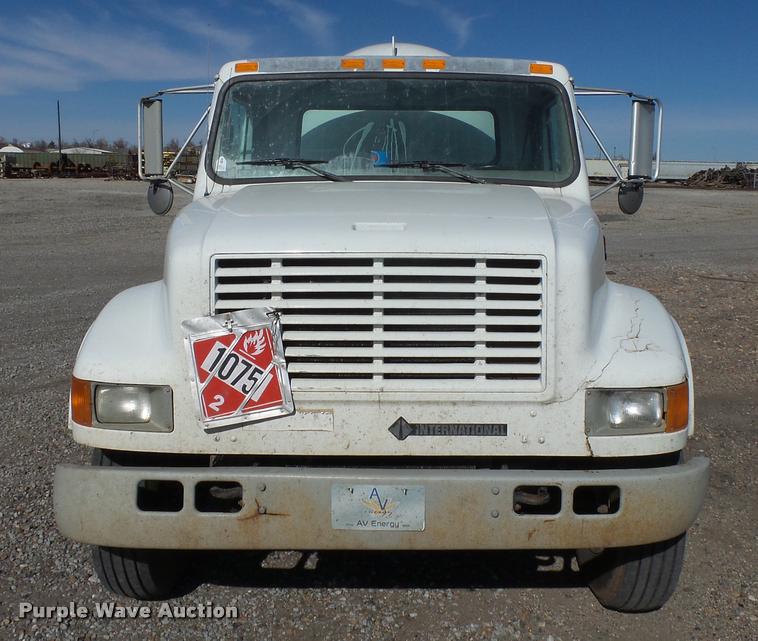 image for item DB1888 2001 International 4700 propane fuel truck