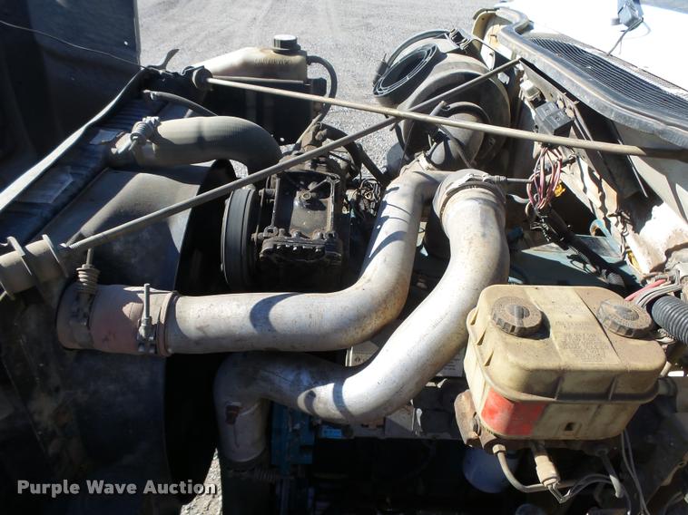 image for item DB1888 2001 International 4700 propane fuel truck