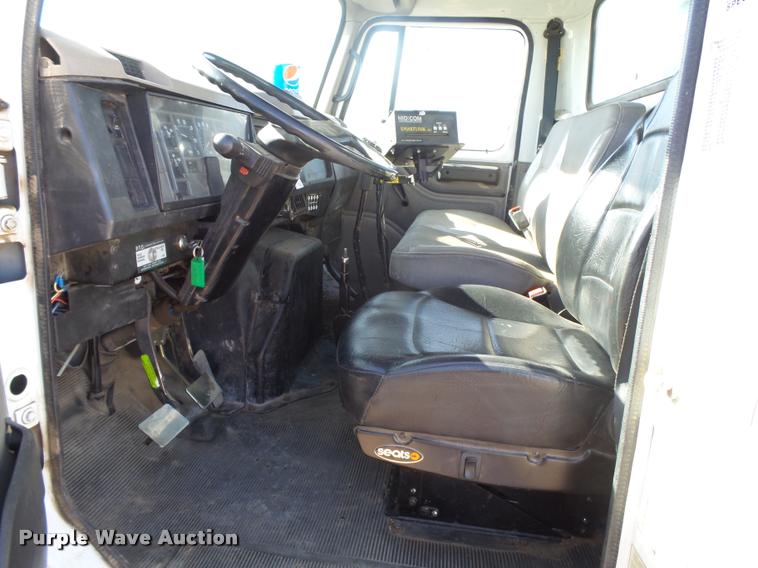 image for item DB1888 2001 International 4700 propane fuel truck