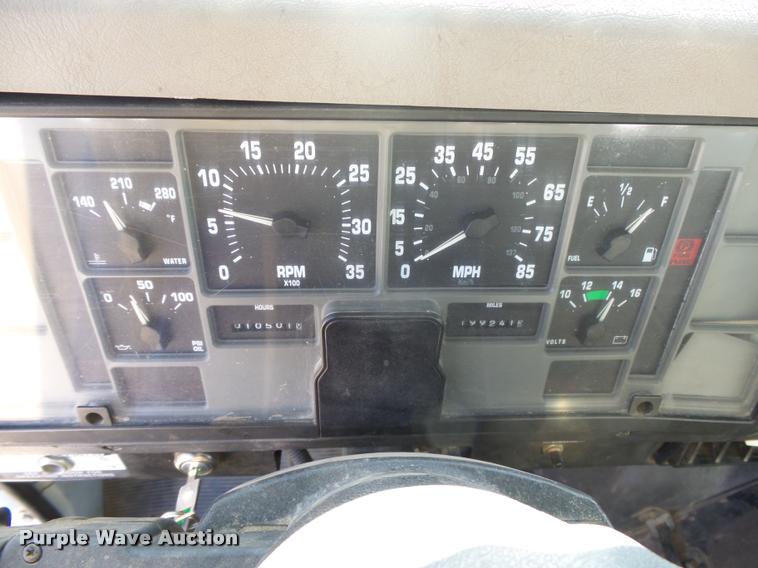 image for item DB1888 2001 International 4700 propane fuel truck