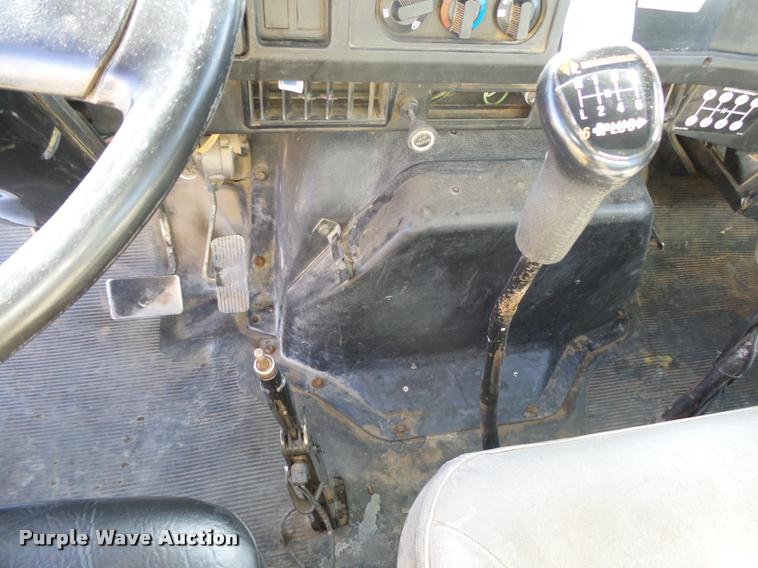 image for item DB1888 2001 International 4700 propane fuel truck