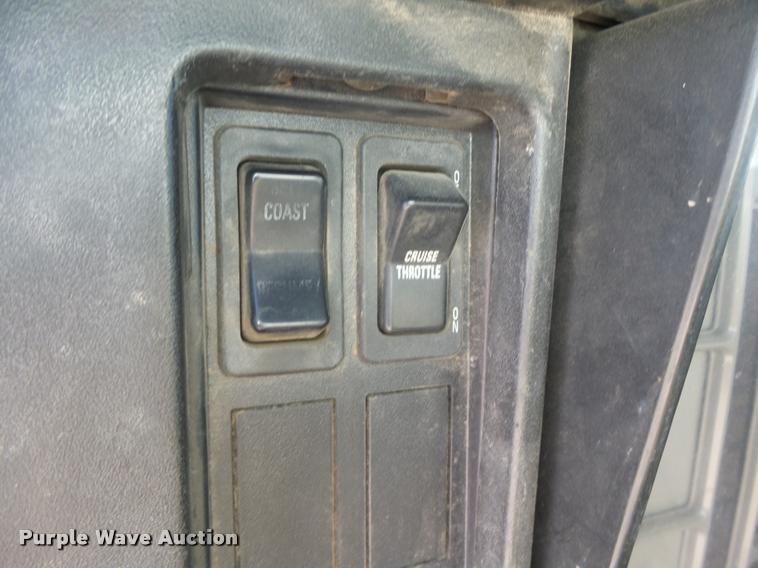 image for item DB1888 2001 International 4700 propane fuel truck