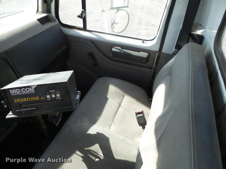 image for item DB1888 2001 International 4700 propane fuel truck