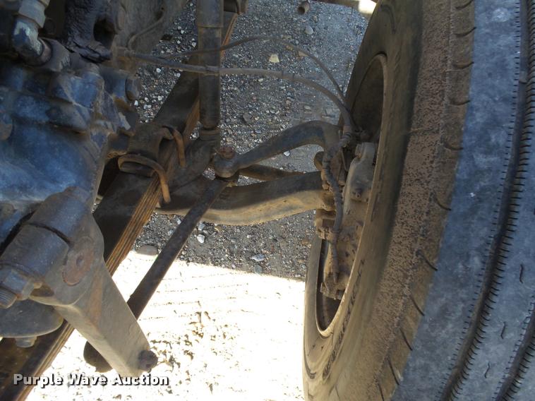 image for item DB1888 2001 International 4700 propane fuel truck