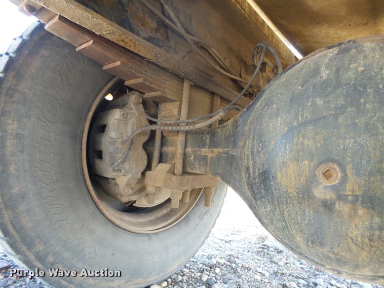 image for item DB1888 2001 International 4700 propane fuel truck