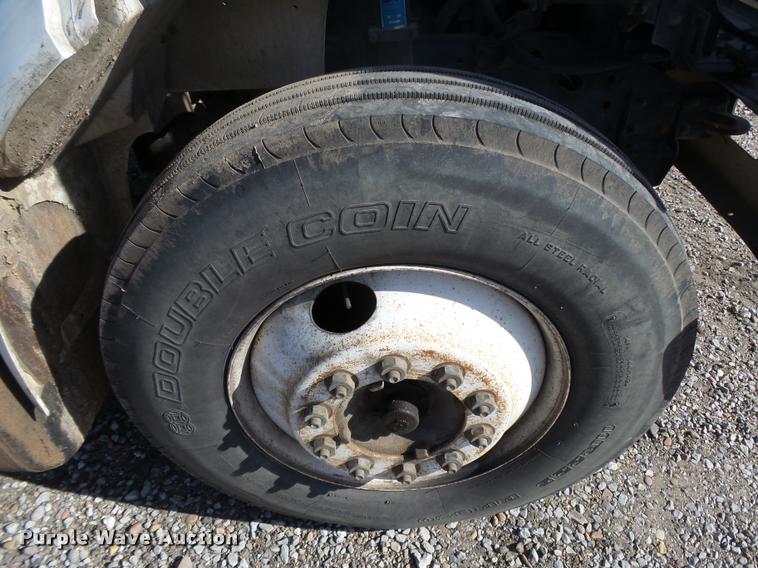 image for item DB1888 2001 International 4700 propane fuel truck