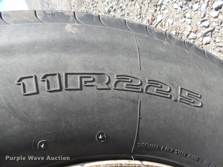 image for item DB1888 2001 International 4700 propane fuel truck