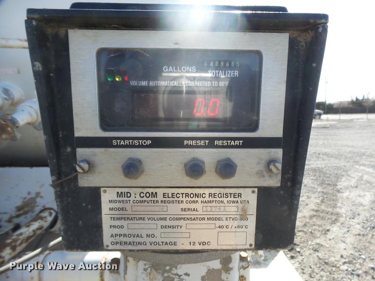 image for item DB1888 2001 International 4700 propane fuel truck