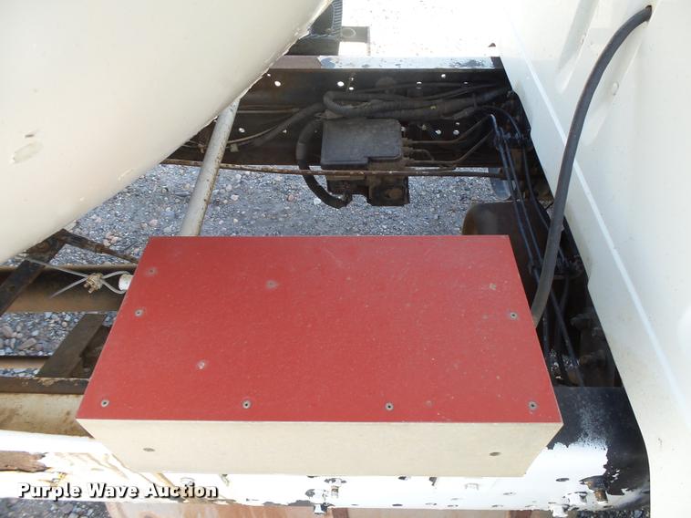 image for item DB1888 2001 International 4700 propane fuel truck