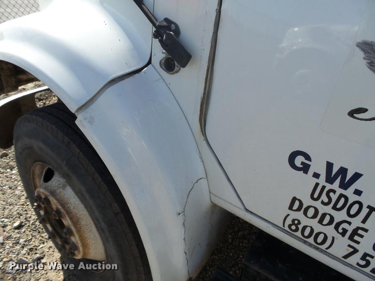 image for item DB1888 2001 International 4700 propane fuel truck