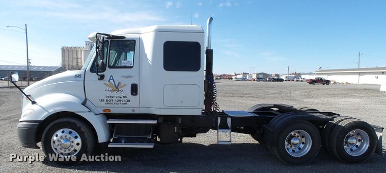 image for item DB1889 2012 International ProStar Plus semi truck