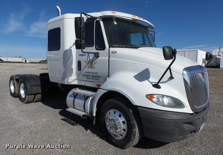 image for item DB1889 2012 International ProStar Plus semi truck