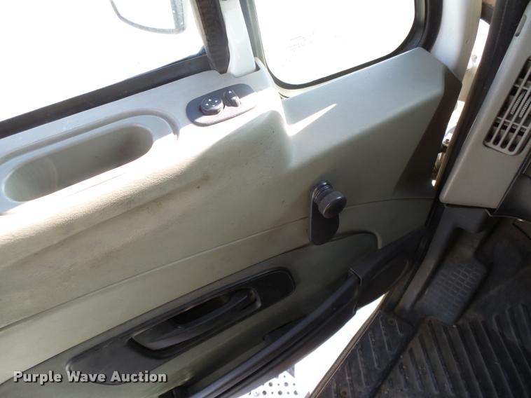 image for item DB1889 2012 International ProStar Plus semi truck