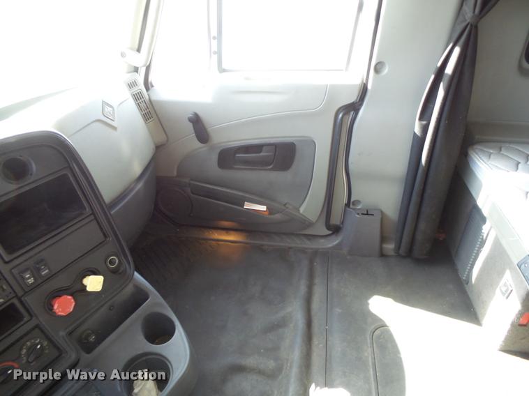 image for item DB1889 2012 International ProStar Plus semi truck